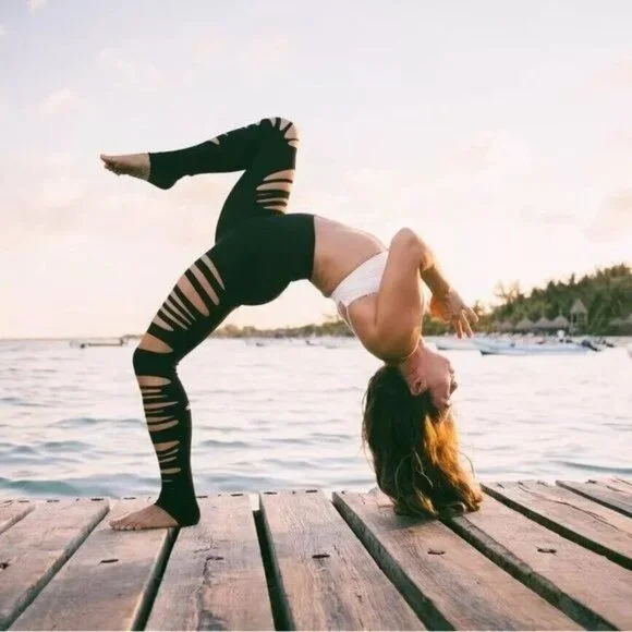 ALO Yoga Black Slashed Up High Waisted Black Athletic & Casual Leggings - Picture 2 of 11